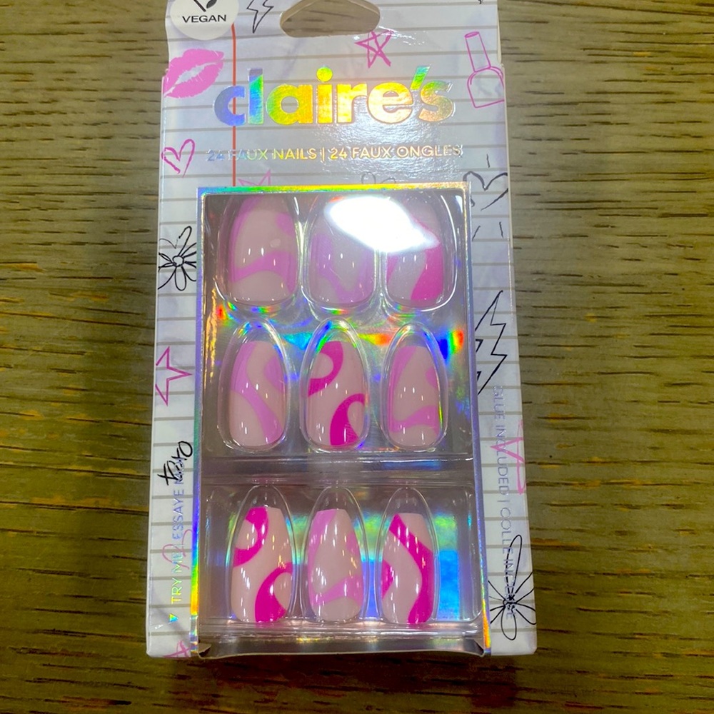 Claires 24 glue on nails